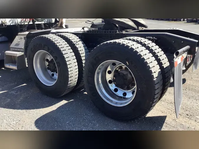 2021 Freightliner Cascadia 126