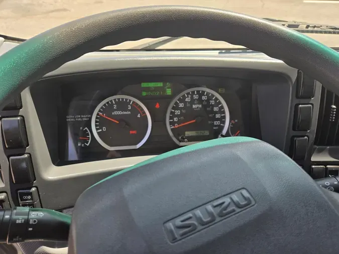2022 Isuzu NRR