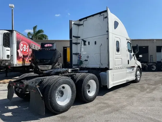 2020 FREIGHTLINER T12664ST
