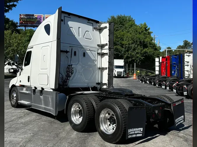 2020 Freightliner Cascadia 126