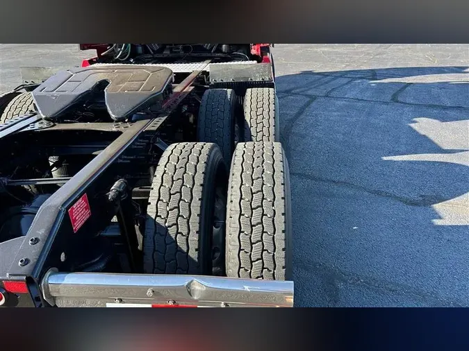 2022 VOLVO VNL64T300a2ef7a173356f01cfb27ac85c72e89b0