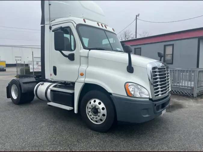 2018 FREIGHTLINER/MERCEDES CASCADIA 125