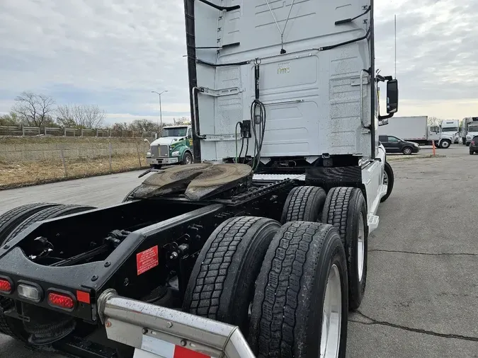 2024 VOLVO VNL64T760a2f36c25c1c4655bc3fa3de6c51ea5c0