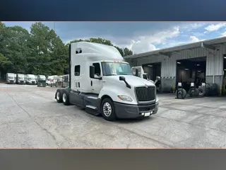 2022 International LT