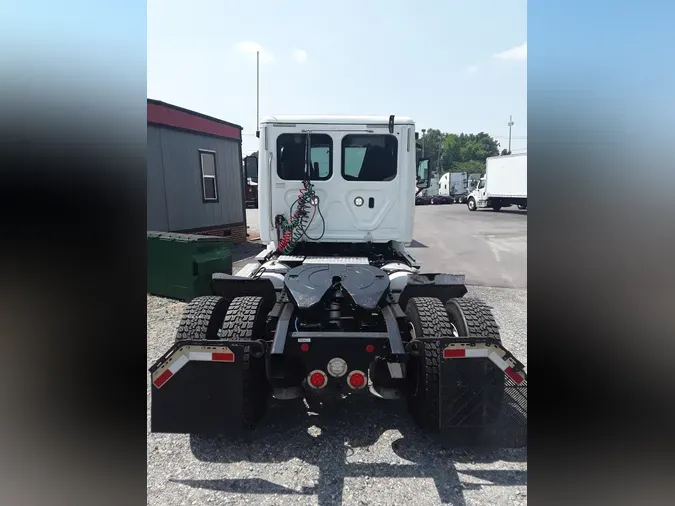 2018 FREIGHTLINER/MERCEDES CASCADIA 113