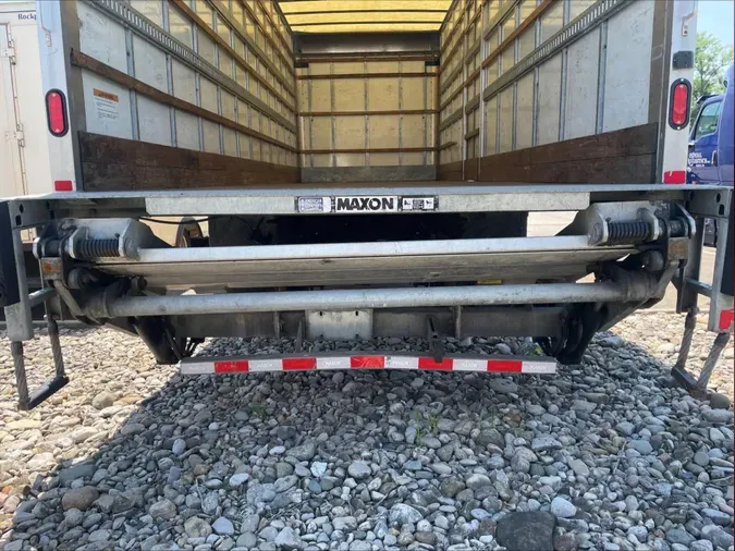 2019 Freightliner Business Class M2 106