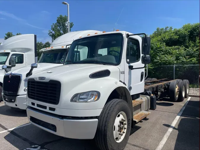 2020 Freightliner Business Class M2 106
