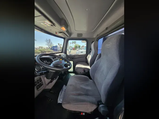 2021 Peterbilt 337