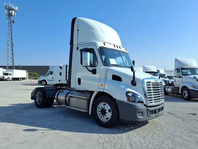 2019 FREIGHTLINER CASCADIA 113