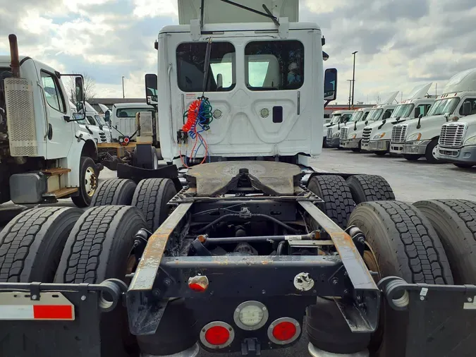 2016 FREIGHTLINER/MERCEDES CASCADIA 125