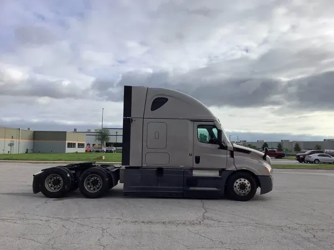 2023 Freightliner Cascadia 126