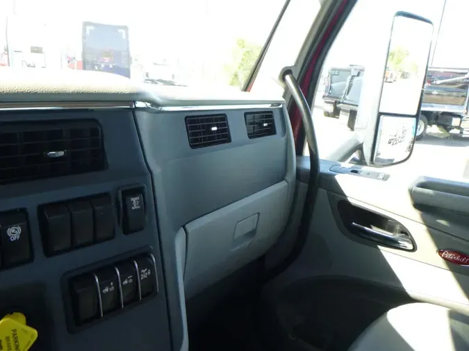 2022 Peterbilt 579