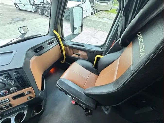 2023 Freightliner Cascadia 126