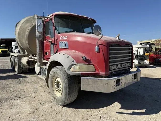 2012 MACK GRANITE GU813