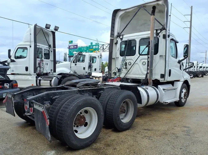 2020 FREIGHTLINER/MERCEDES NEW CASCADIA PX12664