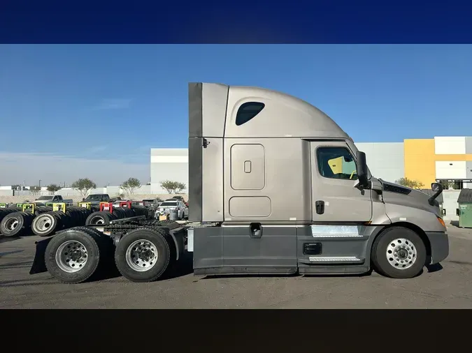 2023 Freightliner Cascadia