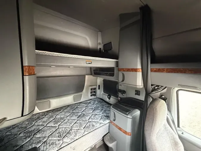 2022 International LT625