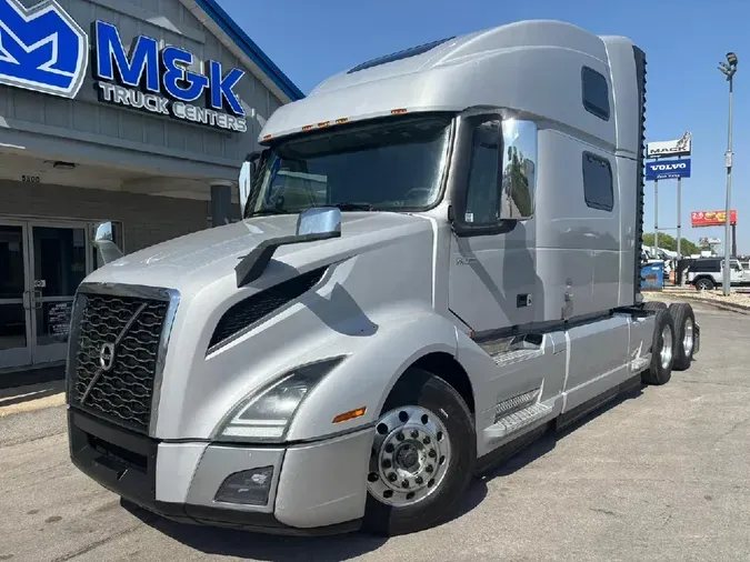 2023 VOLVO VNL64T860