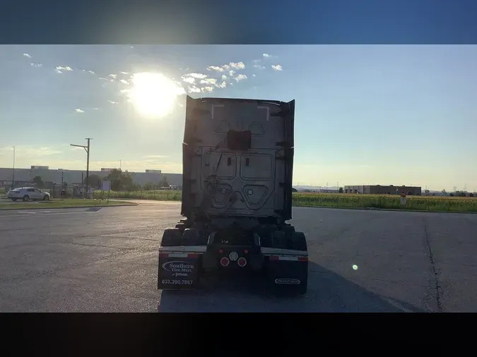 2023 Freightliner Cascadia 126