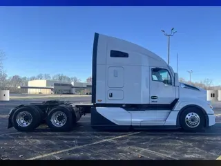 2025 Kenworth T680