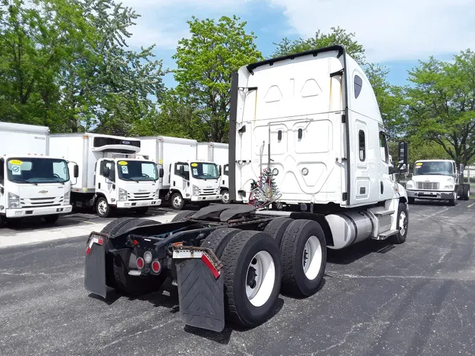 2020 FREIGHTLINER/MERCEDES CASCADIA 125