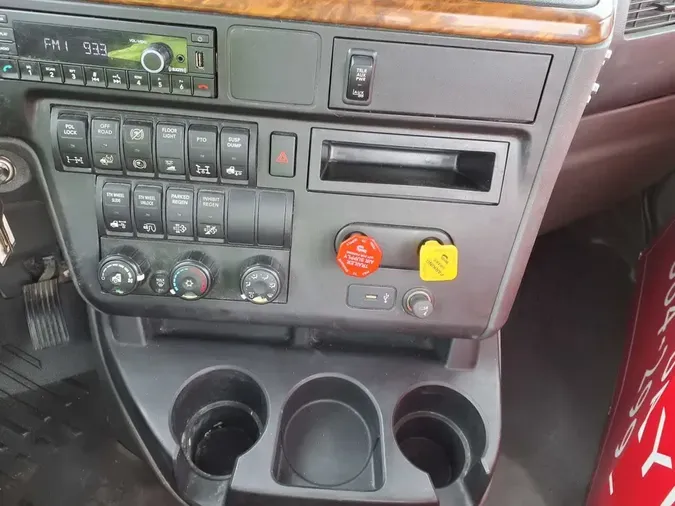 2020 NAVISTAR INTERNATIONAL LT625 DAYCAB T/A
