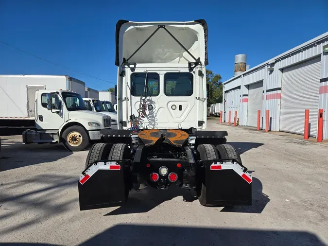 2019 FREIGHTLINER/MERCEDES NEW CASCADIA 126