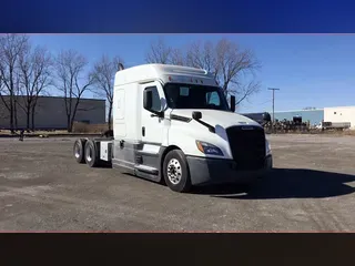 2021 Freightliner Cascadia 126