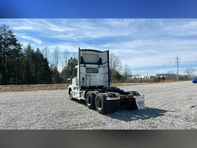 2018 Volvo VNL300