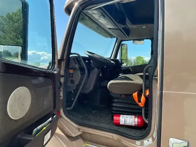 2018 Volvo VNL64670