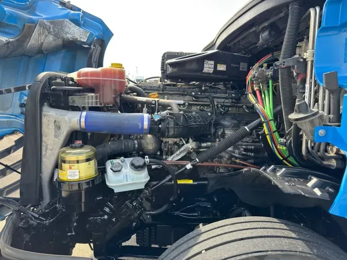 2022 FREIGHTLINER Cascadia 126