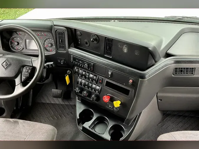 2022 INT LT625 6x4