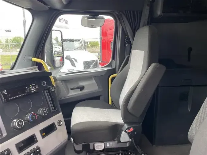 2020 FREIGHTLINER CA126