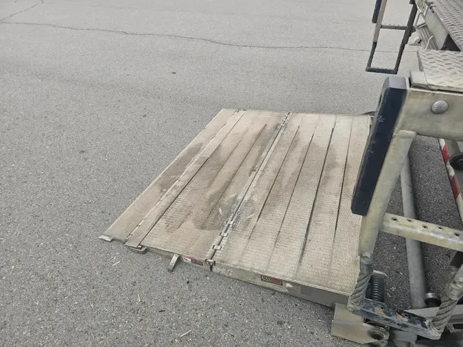 2022 FREIGHTLINER/MERCEDES M2 106