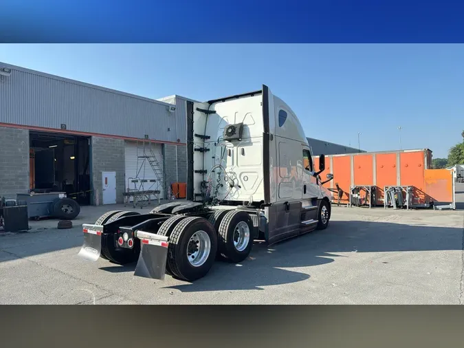 2022 Freightliner Cascadia 126