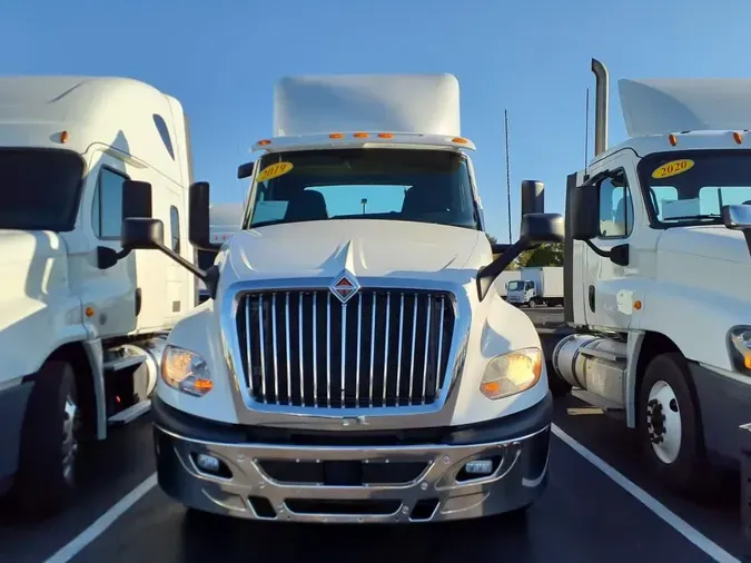 2019 NAVISTAR INTERNATIONAL LT625 DAYCAB T/A