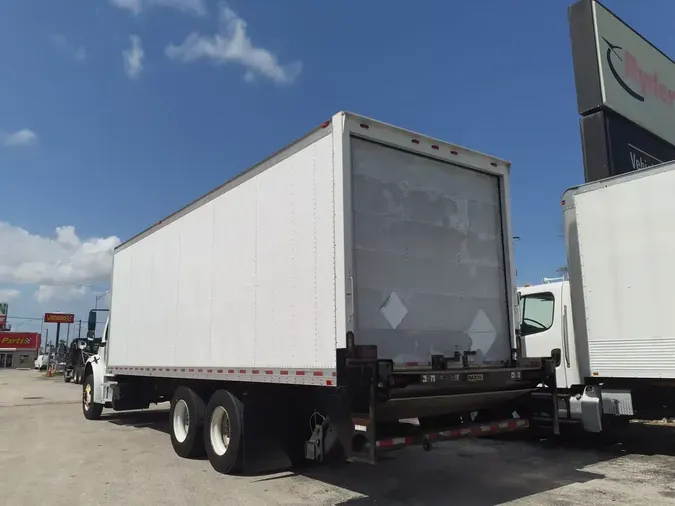 2018 FREIGHTLINER M2 106