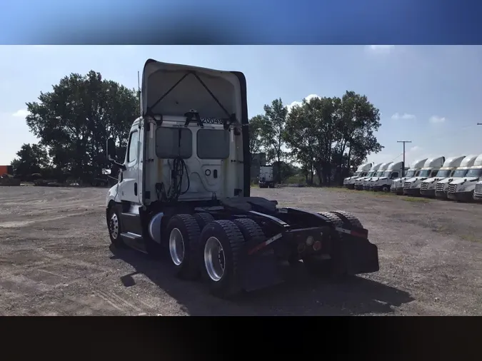 2020 Freightliner Cascadia 126a334517f06794d6810c3c35d45ac46aa