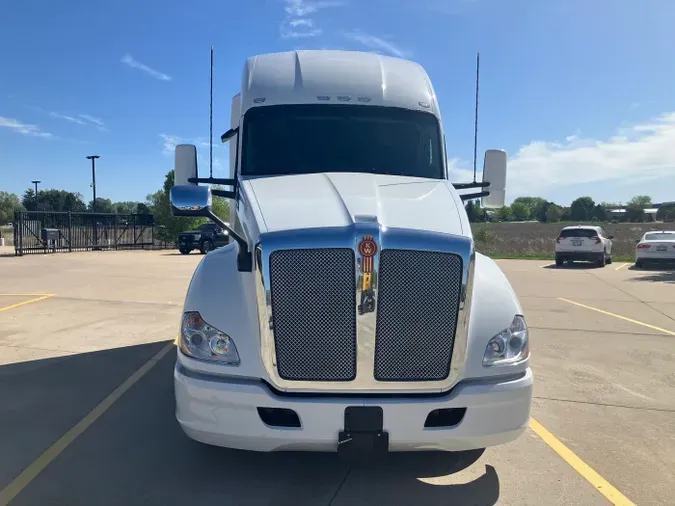 2022 Kenworth T680