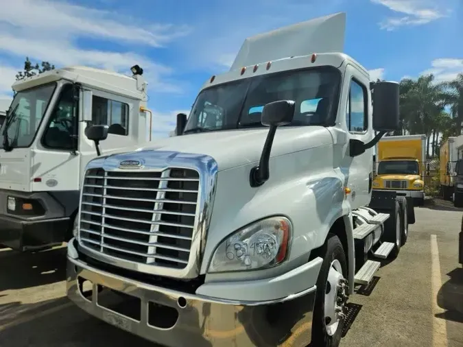 2018 FREIGHTLINER/MERCEDES CASCADIA 125