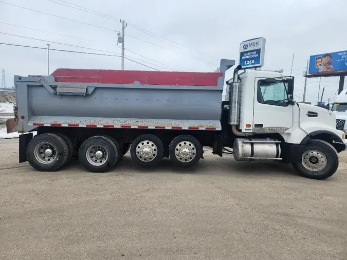 2008 VOLVO VHD64FT200