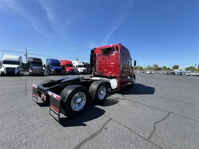 2019 FREIGHTLINER CA126