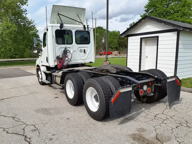 2019 FREIGHTLINER/MERCEDES NEW CASCADIA PX12664a33d5ef542f3aa0739de77fd9ba1dc83