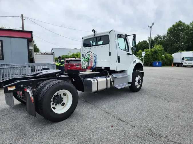 2016 FREIGHTLINER M2 106