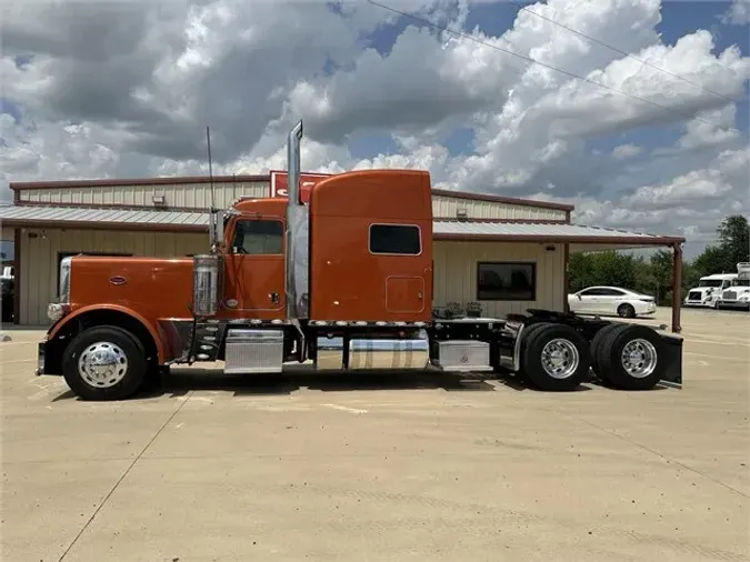 2022 PETERBILT 389