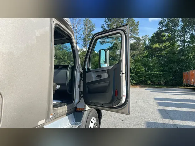 2021 Freightliner Cascadia