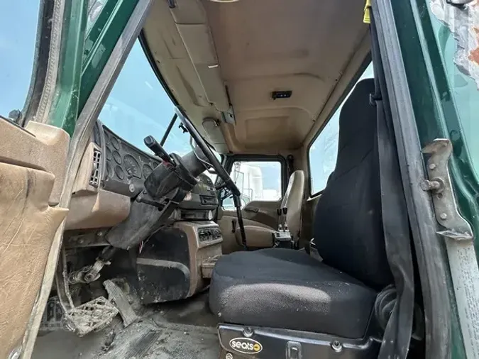 2003 MACK GRANITE CV713