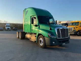 2019 Freightliner X12564ST