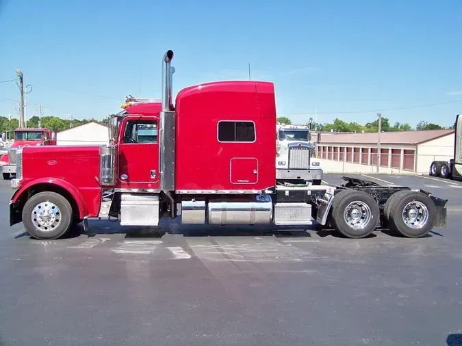 2022 Peterbilt 389