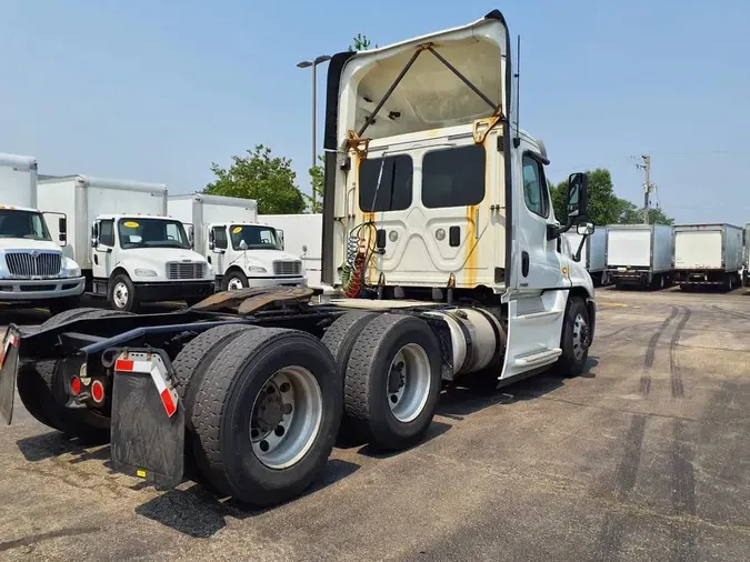 2017 FREIGHTLINER CASCADIA 125